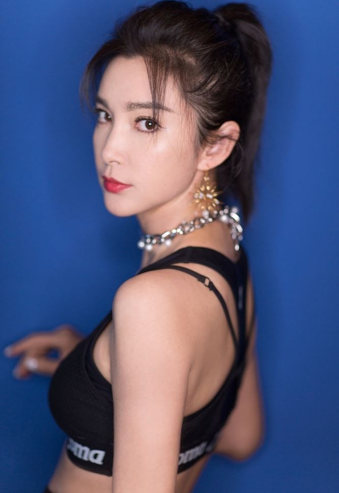 Sắc vóc quên tuổi của người đẹp U50 Lý Băng Băng ảnh 16