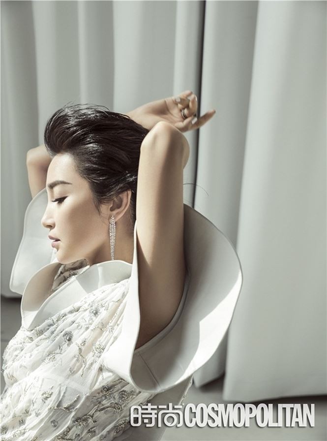 Sắc vóc quên tuổi của người đẹp U50 Lý Băng Băng ảnh 4