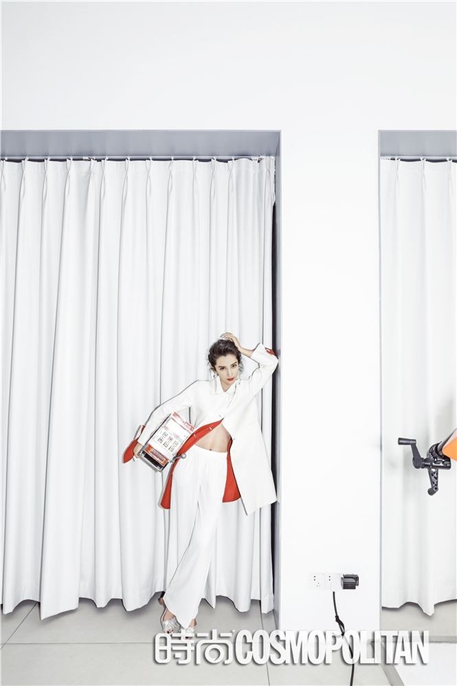 Sắc vóc quên tuổi của người đẹp U50 Lý Băng Băng ảnh 6