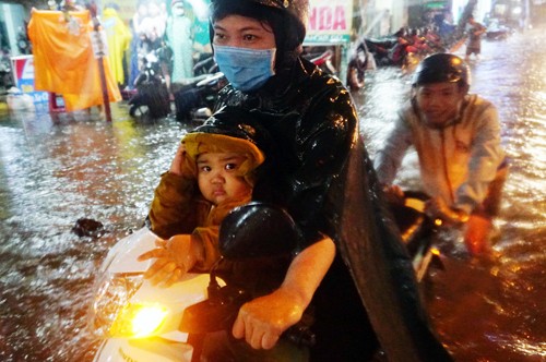 Vì sao TP HCM không bớt ngập ảnh 2