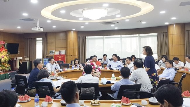 Grab mua Uber VN không trả thuế, pháp luật 'bó tay'? ảnh 1