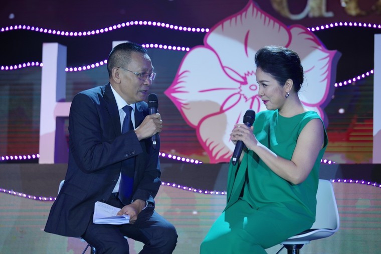 Thỏa mãn mọi giác quan với đêm nghệ thuật 'Chạm tới thiên đường' của FLC Holiday ảnh 6