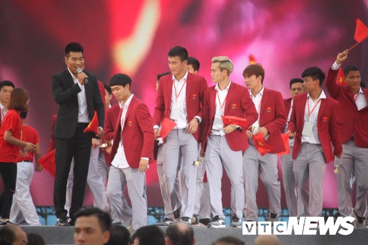 Khoảnh khắc ấn tượng lễ vinh danh những 'người hùng' ASIAD 2018 tại SVĐ Mỹ Đình ảnh 16