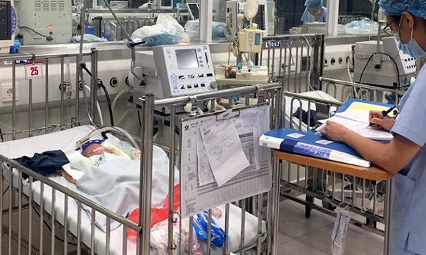 Bé trai có bố mẹ tử vong trong vụ cháy gần viện Nhi thoát nguy kịch ảnh 1