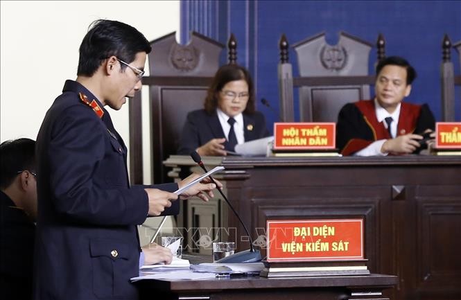 Hình ảnh ngày thứ hai xét xử sơ thẩm vụ án đánh bạc nghìn tỷ tại Phú Thọ ảnh 1