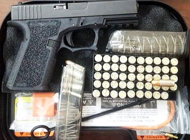 Phát hiện 'kho vũ khí' từ vụ mua bán súng quân dụng trái phép ảnh 1