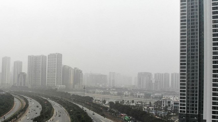 Cao ốc Hà Nội chìm trong sương mù dày đặc như Sa Pa ảnh 6