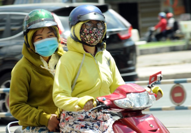 Trẻ đổ bệnh vì thời tiết nắng nóng kéo dài ảnh 2