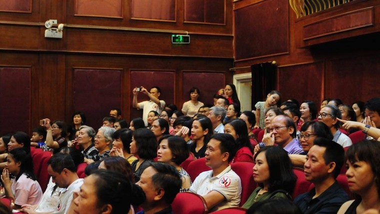 Xúc động đêm nghệ thuật ủng hộ nạn nhân vụ tai nạn ở hầm Kim Liên ảnh 4