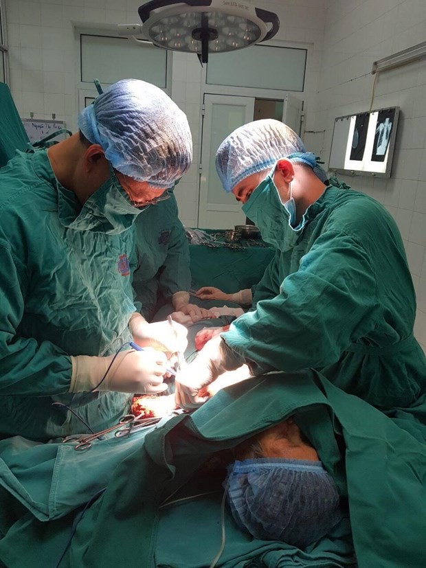 Phẫu thuật thành công điều trị ung thư vú cho cụ bà 92 tuổi ảnh 1