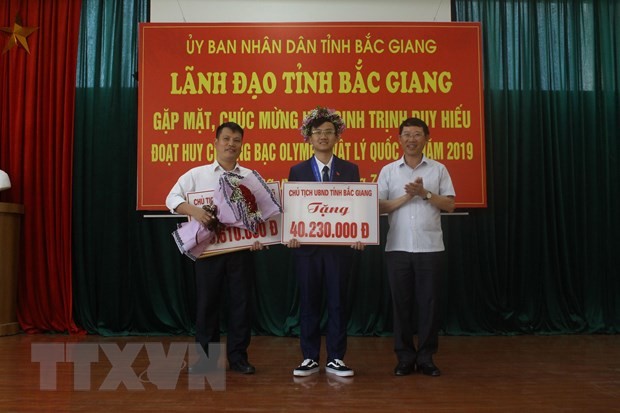 Cậu học trò hai lần giành Huy chương Olympic Vật lý quốc tế ảnh 1