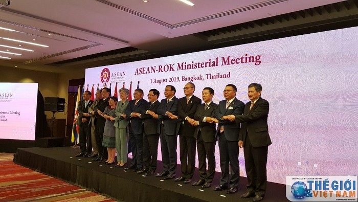 Phó Thủ tướng Phạm Bình Minh gặp Bộ trưởng Ngoại giao Trung Quốc ảnh 1