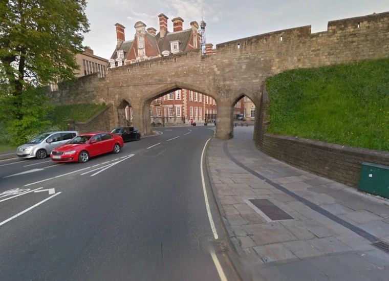 Bộ Ngoại giao thông tin việc công dân Việt Nam mất tích ở Anh ảnh 2