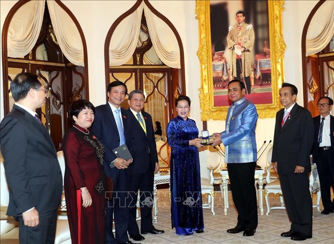 Chủ tịch Quốc hội Nguyễn Thị Kim Ngân hội kiến Thủ tướng Thái Lan ảnh 2