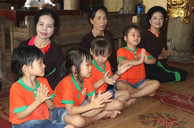 Loay hoay bảo tồn và phát triển di sản hát trống quân Bùi Xá ảnh 2