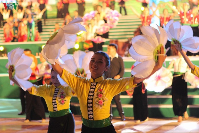 Khai mạc Ngày hội văn hóa dân tộc Thái lần thứ II ảnh 2