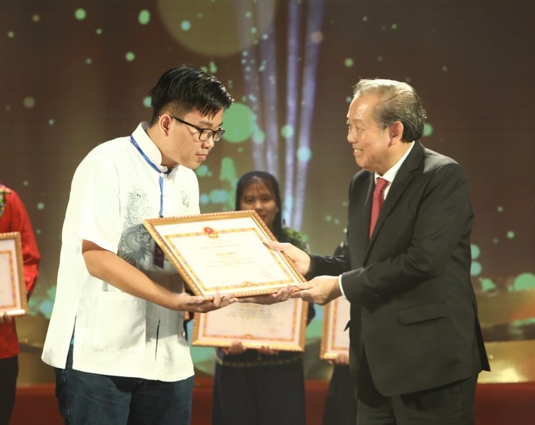 Tuyên dương 120 học sinh, sinh viên, thanh niên dân tộc thiểu số ưu tú ảnh 3