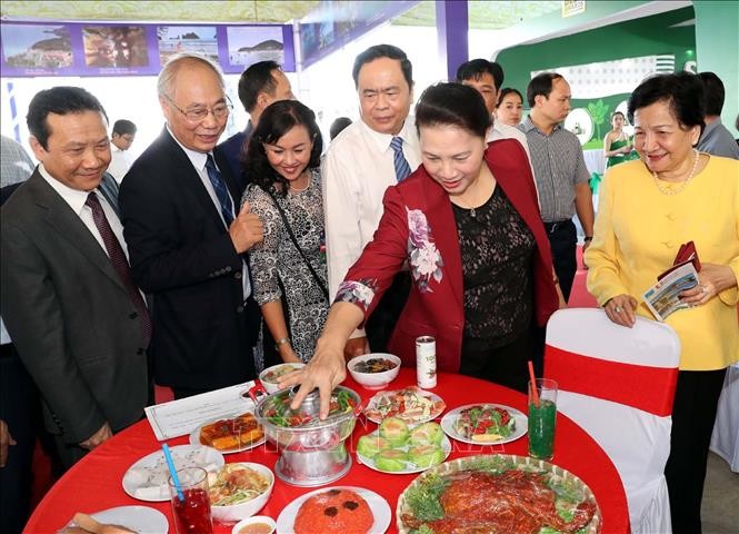 Chủ tịch Quốc hội dự khai mạc Hội chợ Du lịch Quốc tế Cần Thơ 2019 ảnh 1