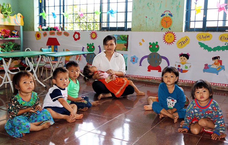 Tám cô giáo tình nguyện dạy không lương ảnh 1