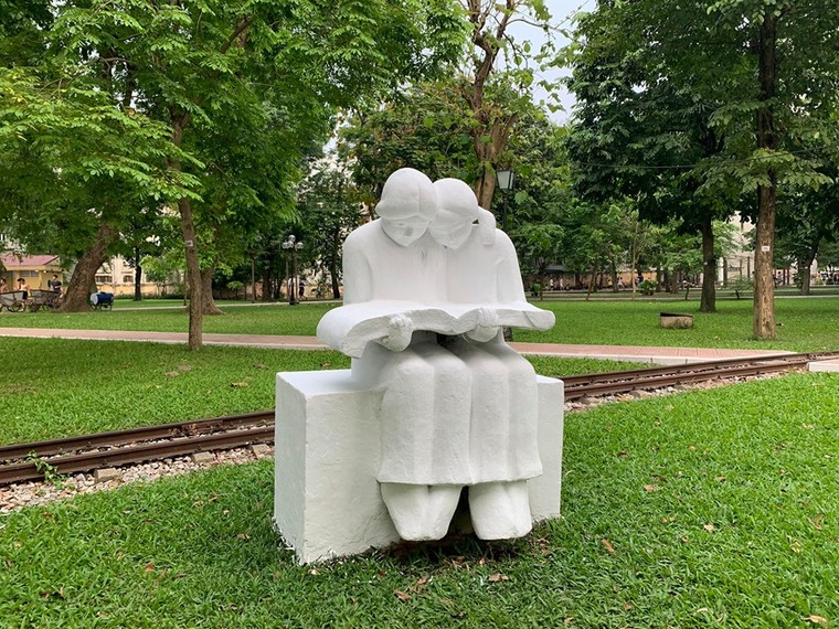 Trả nguyên trạng cho những bức tượng bị sơn màu sặc sỡ tại Công viên Thống Nhất ảnh 5