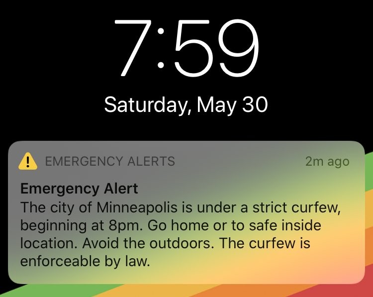 Biểu tình lan rộng ít nhất 30 thành phố ở Mỹ, nhiều nơi áp lệnh giới nghiêm và tình trạng khẩn cấp ảnh 4