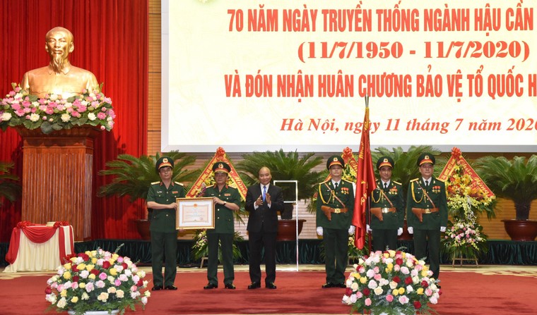 Thủ tướng: Bảo đảm bộ đội ta sẵn sàng tác chiến trong mọi tình huống ảnh 1