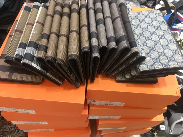 Bắc Giang tạm giữ gần 2.900 đơn vị hàng hóa không rõ nguồn gốc ảnh 3