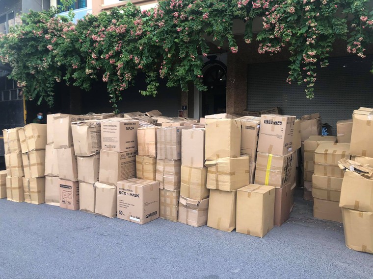 Hà Nội: Thu giữ gần 800.000 khẩu trang không rõ nguồn gốc ảnh 2