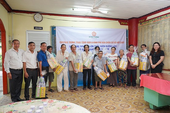 Tập đoàn Hưng Thịnh mang yêu thương đến Viện dưỡng lão nghệ sĩ và Chùa nghệ sĩ tại TP.HCM ảnh 2