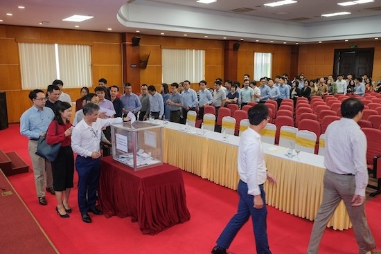 Bộ Công thương quyên góp ủng hộ đồng bào bão lụt miền Trung ảnh 1