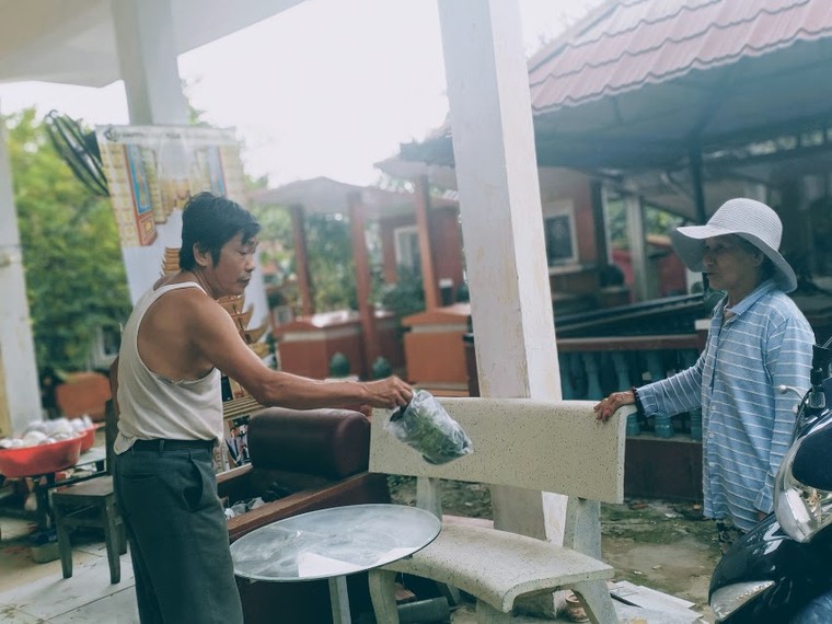 Sống nơi cửa mả: Bài 1 - Láng giềng âm dương ảnh 3