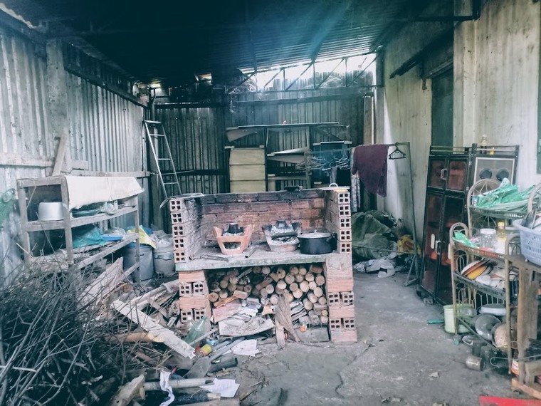 Sống nơi cửa mả: Bài 1 - Láng giềng âm dương ảnh 8