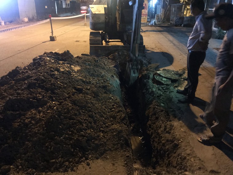 Từ phản ánh của Ngày Nay: Sở GTVT và BQL giao thông sửa đường Lương Định Của ngay trong đêm ảnh 6