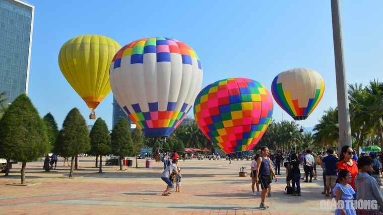 “Thỏa sức lên trời” cùng Lễ hội khinh khí cầu quốc tế Đà Nẵng ảnh 4