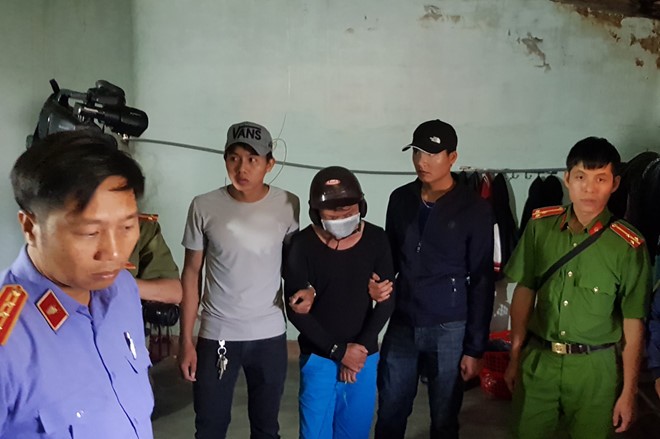 Trăm người vây kín hiện trường vụ án mạng rúng động, chồng giết vợ đốt xác phi tang ảnh 2