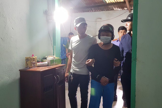 Trăm người vây kín hiện trường vụ án mạng rúng động, chồng giết vợ đốt xác phi tang ảnh 4