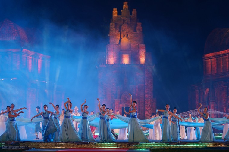 Thủ tướng: Các di sản có giá trị chiến lược với sức mạnh mềm của Việt Nam ảnh 1