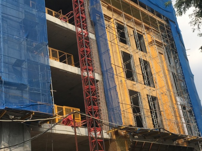 Dự án Hà Nội Golden Lake – B7 Giảng Võ: CĐT ngang nhiên xây sai phép, vượt tầng? ảnh 1