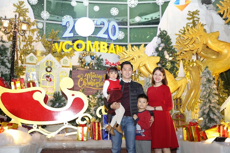 Rộn ràng đón Giáng sinh châu Âu giữa trung tâm Hà Nội ảnh 2