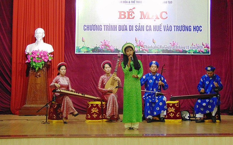Ðưa di sản ca Huế vào trường học ảnh 1