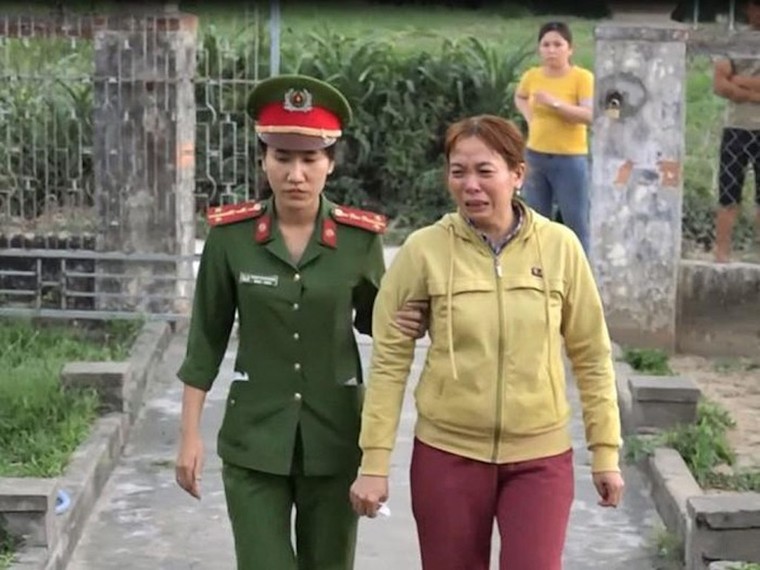 Một phụ nữ bị khởi tố vì làm giả vắc xin phòng bệnh Covid-19 để lừa đảo ảnh 1