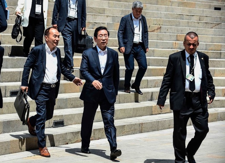 Thị trưởng Seoul: Từ ứng viên tổng thống tiềm năng đến bê bối tình dục ảnh 2