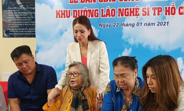 Lý Hùng, Lý Hương bật khóc khi hoàn thành di nguyện của cố NSND Lý Huỳnh ảnh 11