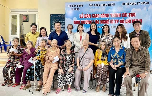 Lý Hùng, Lý Hương bật khóc khi hoàn thành di nguyện của cố NSND Lý Huỳnh ảnh 13