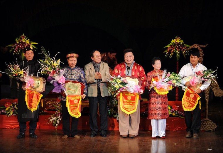 Nghệ nhân Hoàng Tiến Hưng: Đồng bóng mọc như nấm sau mưa ảnh 2