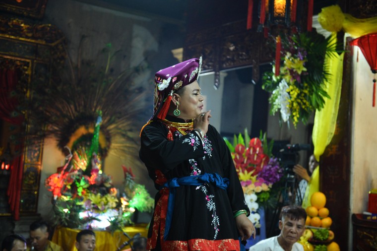 Nghệ nhân Hoàng Tiến Hưng: Đồng bóng mọc như nấm sau mưa ảnh 6