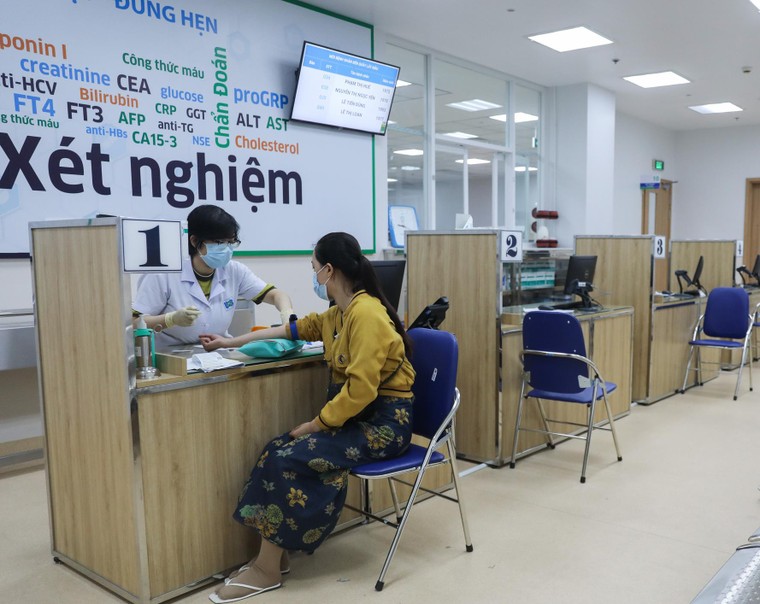 Bất ngờ với tình cảnh vắng vẻ tại Bệnh viện Ung bướu lớn nhất miền Nam ảnh 1