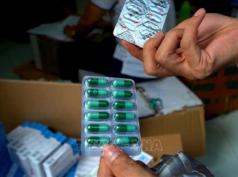 TP.HCM: Thu giữ số lượng lớn thuốc nhập lậu, được quảng cáo để điều trị COVID-19 ảnh 1