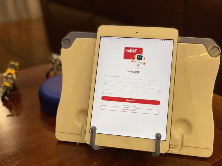 VNPT sẽ hỗ trợ 37.000 máy tính bảng trong chương trình 'Sóng và máy tính cho em' ảnh 1