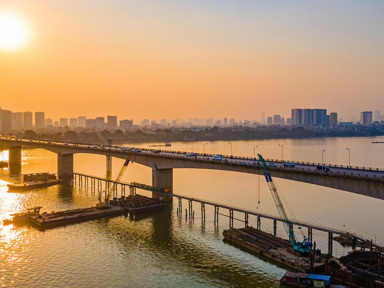 Dân Thủ đô ‘bỏ phố ra biển’ tận hưởng cuộc sống ảnh 2